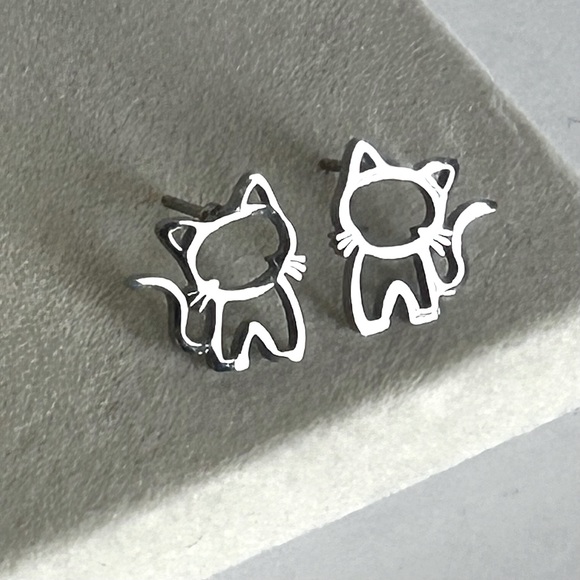 🍂Cute Boho Kitten Design Stud Earrings. - Picture 2 of 7